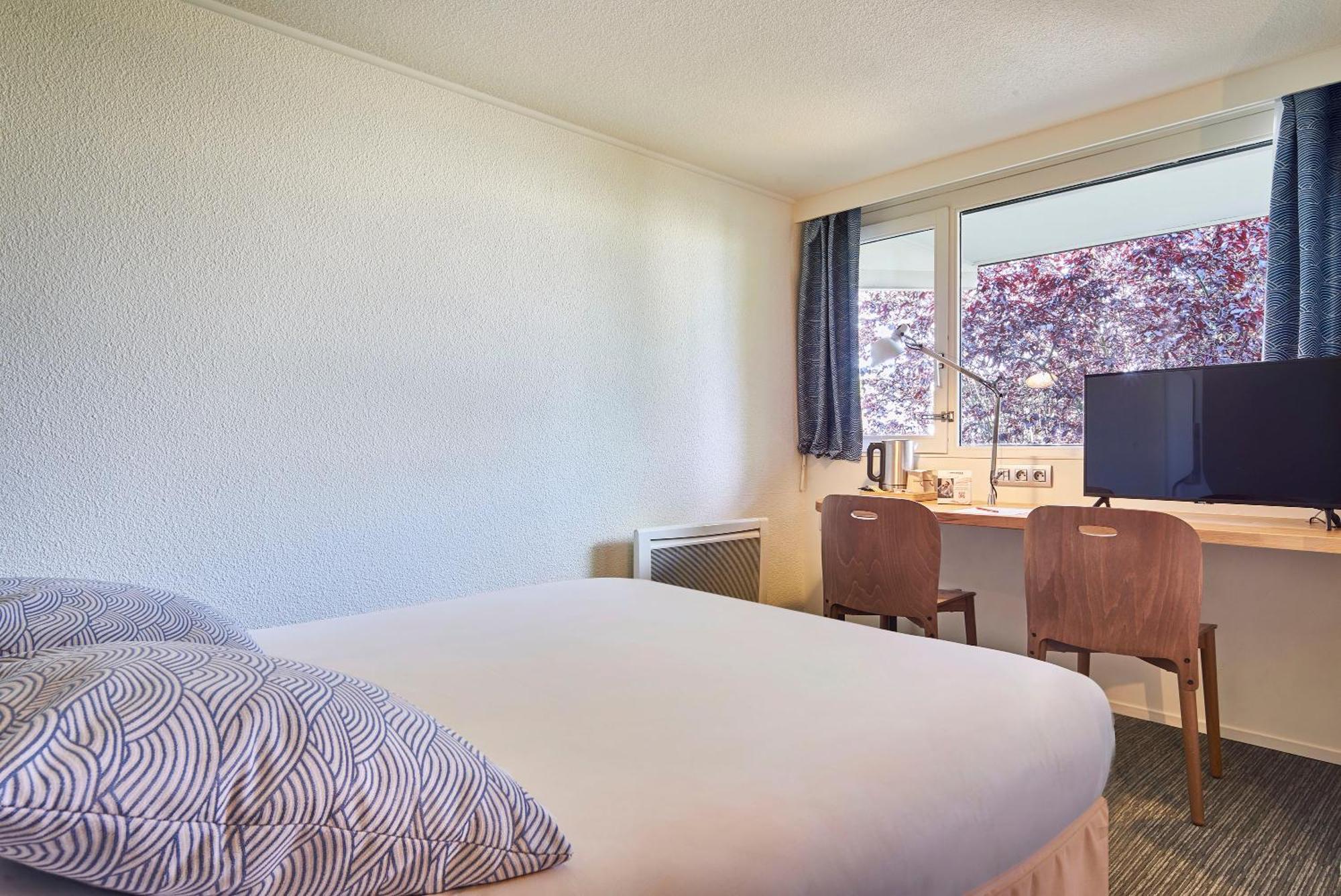 The Originals City Hotel La Verriere-Yvelines Exterior photo